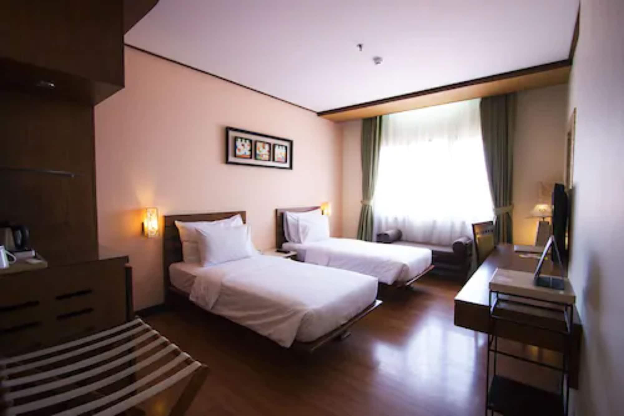 Banana Inn By Kagum Hotels Bandung Ngoại thất bức ảnh